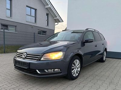 Gebraucht VW Passat Highline 122 PS (89 kW) 2011 Grau Kombi