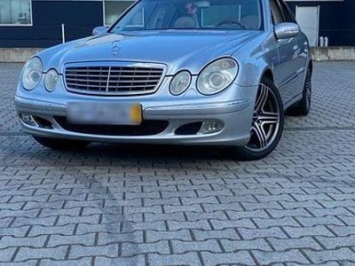 Gebraucht Mercedes E320 204 PS (150 kW) 2004 Silber Limousine