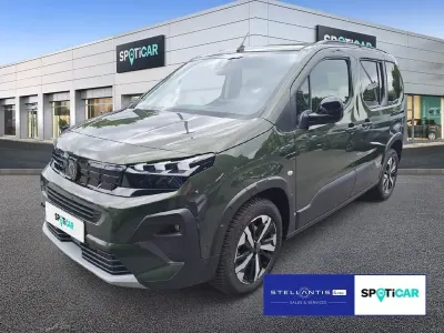 Gebraucht Peugeot Rifter GT 131 PS (96 kW) 2024 Grün Van / Kleinbus