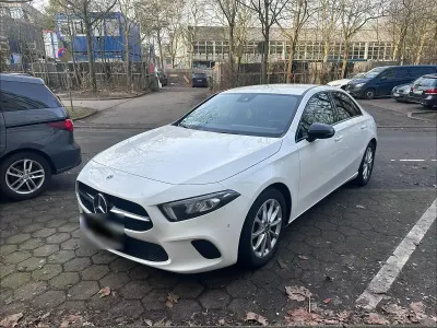 Używany Mercedes A220 190 KM (139 kW) 2022 Biały Sedan/Limuzyna
