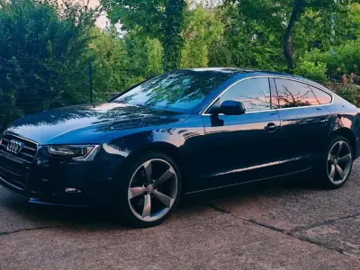Gebraucht Audi A5 Sportback 177 PS (130 kW) 2015 Blau Kleinwagen