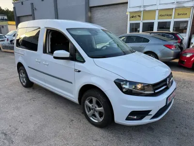 Usado VW Caddy Comfortline 102 HP (75 kW) 2017 Branco Monovolume