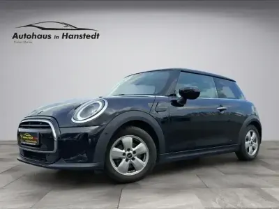 Używany Mini Cooper Essential 136 KM (100 kW) 2023 Czarny Hatchback