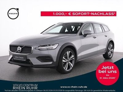 Gebraucht Volvo V60 CC Plus 197 PS (144 kW) 2024 Grau vapour grey / metallic Kombi