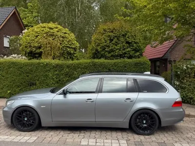 Gebraucht BMW 523 177 PS (130 kW) 2006 Silber Kombi