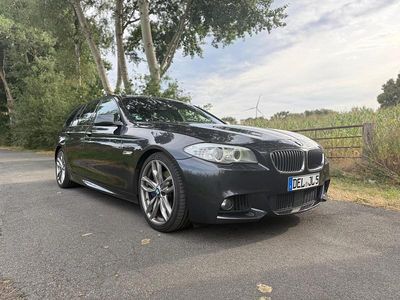 Grau Gebraucht 2012 BMW 530 M Sport Kombi | 11.000 € (Fairer Preis)