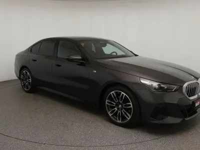 Gebraucht BMW 520 M Sport 190 PS (139 kW) 2025 Grau Limousine