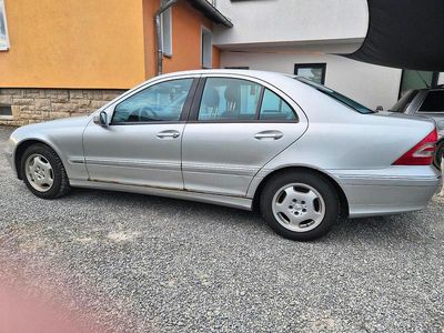 Second-hand Mercedes C200 120 CP (88 kW) 2002 Argintiu Berlinǎ