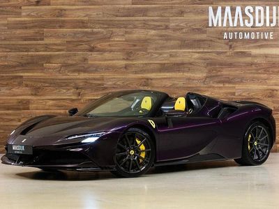 Usata Ferrari SF90 999 CV (734 kW) 2025 Viola Cabrio