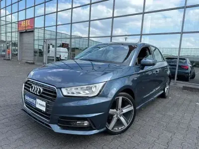 Gebraucht Audi A1 Sportback S-Line 95 PS (69 kW) 2015 Blau Kleinwagen