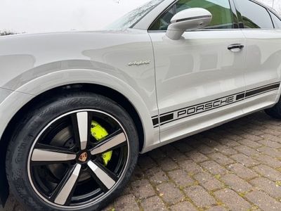 Gebraucht Porsche Cayenne 470 PS (345 kW) 2024 Schwarz SUV