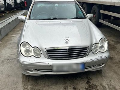 Gebraucht Mercedes C320 218 PS (160 kW) 2003 Silber Limousine