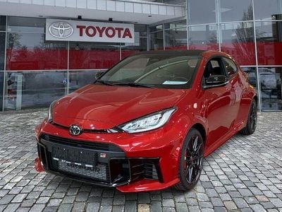 Karmina rot met. Gebraucht 2024 Toyota Yaris Kleinwagen | 41.790 € (Superpreis)