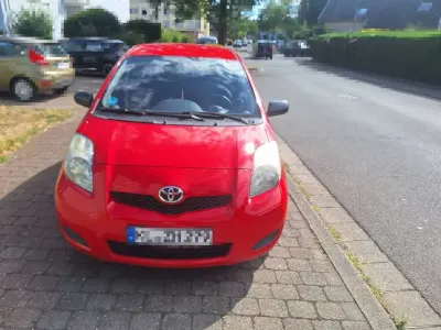 Gebraucht Toyota Yaris 69 PS (50 kW) 2010 Rot Kleinwagen