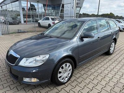 Grau Gebraucht 2009 Skoda Octavia Ambiente Kombi | 2.950 €