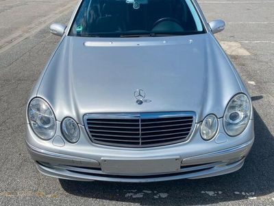 Mercedes E200