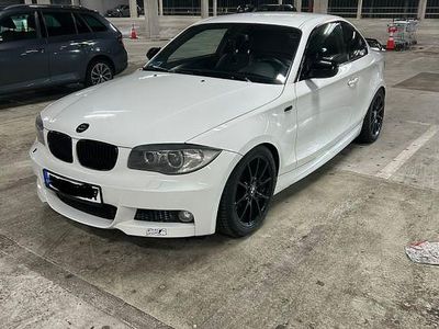 Weiß Gebraucht 2011 BMW 118 Performance Kleinwagen | 7.000 € (Fairer Preis)