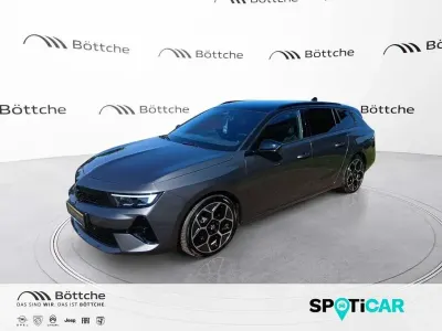 Gebraucht Opel Astra Ultimate 131 PS (96 kW) 2024 Lackierung platiniumgrau/typ aussenverkleidung metalliclackierung Kleinwagen