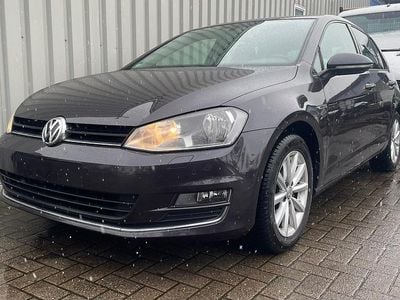 Gebraucht VW Golf VII LOUNGE 125 PS (91 kW) 2015 Grau Limousine