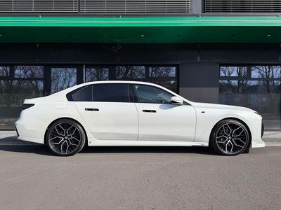 Gebraucht BMW 740 M Sport 299 PS (219 kW) 2023 Weiß Limousine