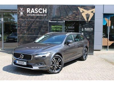 Platinum grey / metallic (metallic) Gebraucht 2021 Volvo V90 CC Pro Kombi | 34.900 € (Fairer Preis)