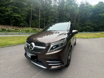 Gebraucht Mercedes V250 Avantgarde Edition 190 PS (139 kW) 2017 Braun Van / Kleinbus