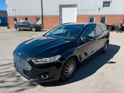 Gebraucht Ford Mondeo Titanium 179 PS (131 kW) 2015 Schwarz Limousine