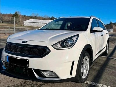 Gebraucht Kia Niro 145 PS (106 kW) 2017 Weiß SUV