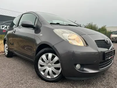 Gebraucht Toyota Yaris 87 PS (63 kW) 2007 Grau Kleinwagen