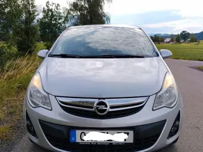Gebraucht Opel Corsa Color Edition 87 PS (63 kW) 2011 Silber Kleinwagen