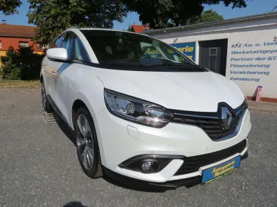 Gebraucht Renault Scénic IV Intens 132 PS (97 kW) 2018 Weiss "nacre" Van / Kleinbus