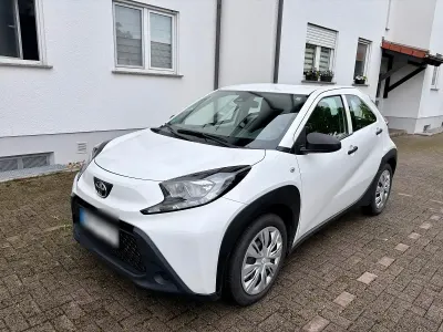 Gebraucht Toyota Aygo X 72 PS (52 kW) 2023 Weiß SUV