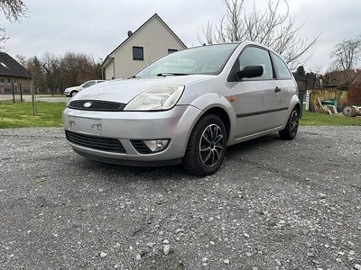 Gebraucht Ford Fiesta 100 PS (73 kW) 2003 Silber Kleinwagen