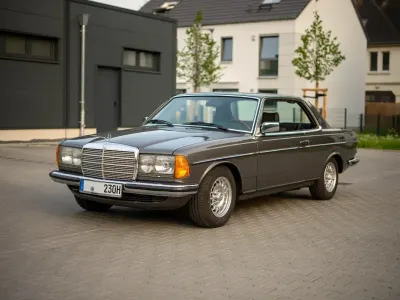 Gebraucht Mercedes 230 136 PS (100 kW) 1984 Grau Coupé