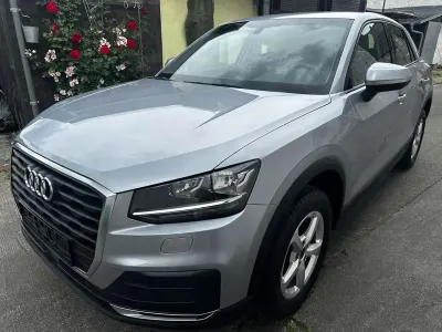 Gebraucht Audi Q2 Basis 116 PS (85 kW) 2018 Florettsilber metallic SUV