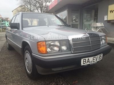 Grau metallicgrau Gebraucht 1989 Mercedes 190 Limousine | 16.900 €