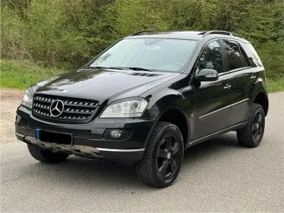 Begagnad Mercedes ML420 306 HK (225 kW) 2006 Svart SUV
