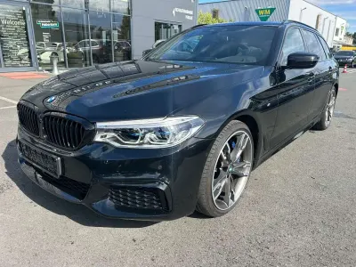 Gebraucht BMW 550 400 PS (294 kW) 2020 Saphirschwarz Kombi