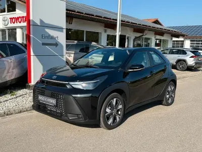 Neu Toyota Aygo X Active 116 PS (85 kW) 2026 Schwarz SUV
