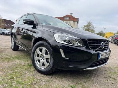 Używany Volvo XC60 Kinetic 150 KM (110 kW) 2016 Czarny SUV