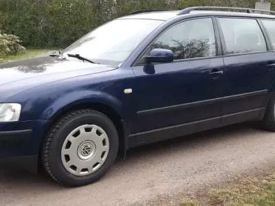 Gebraucht VW Passat 115 PS (84 kW) 1999 Blau Kombi