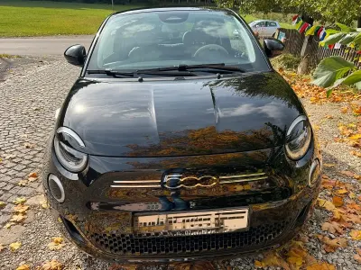 Gebraucht Fiat 500e La Prima 2022 Schwarz Kleinwagen