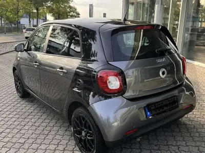 Gebraucht Smart ForFour Basis 71 PS (52 kW) 2016 Schwarz Kleinwagen