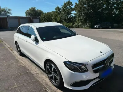 Gebraucht Mercedes E220 Avantgarde 194 PS (142 kW) 2019 Weiß Kombi