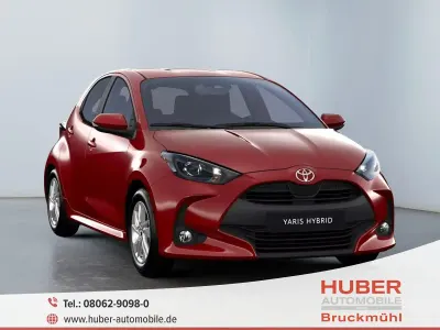 Neu Toyota Yaris Comfort 116 PS (85 kW) 2026 Karmine rot metallic Kleinwagen