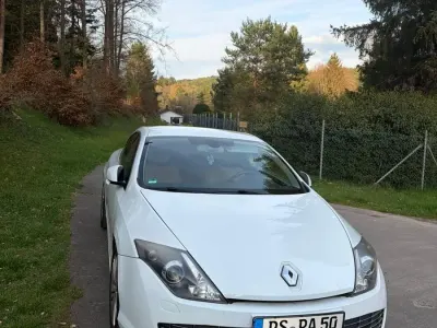 Gebraucht Renault Laguna Coupé 205 PS (150 kW) 2009 Weiß Coupé