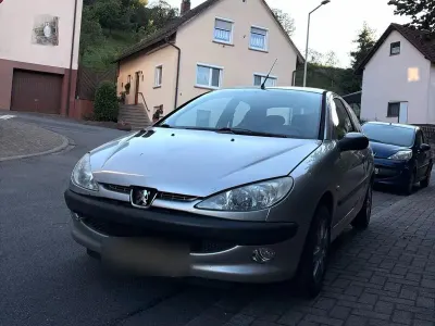Gebraucht Peugeot 206 60 PS (44 kW) 2005 Silber Kleinwagen