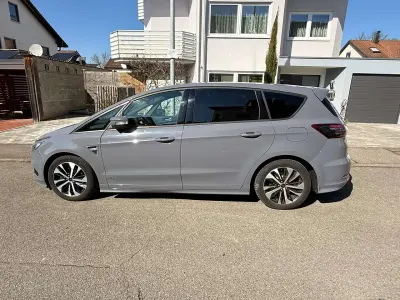 Używany Ford S-MAX ST-Line 190 KM (139 kW) 2019 Szary Minivan