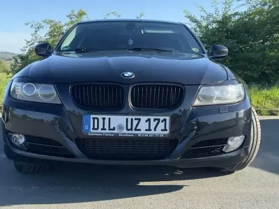 Gebraucht BMW 320 184 PS (135 kW) 2011 Schwarz Kombi