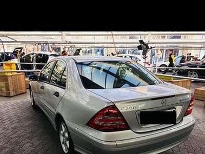 Mercedes C200